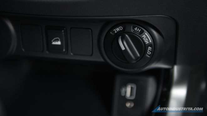 2019 Nissan Navara VL 4x4 image