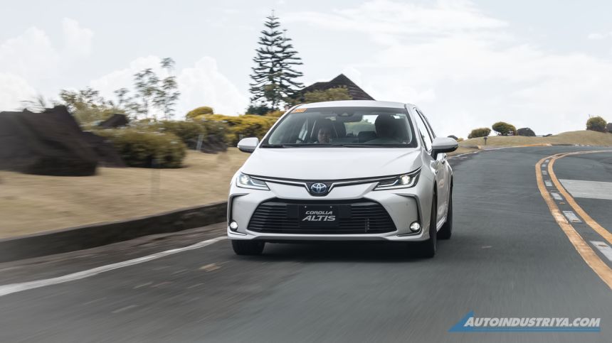 2020 Toyota Corolla Altis Hybrid used 3.28L from Manila-Tagaytay image