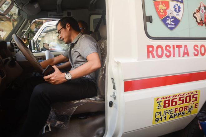 City of Manila gets a pair of Land Cruiser Ambulances image