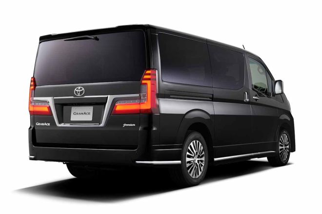 Toyota GranAce is JDM Hiace Super Grandia but in front wheel drive image