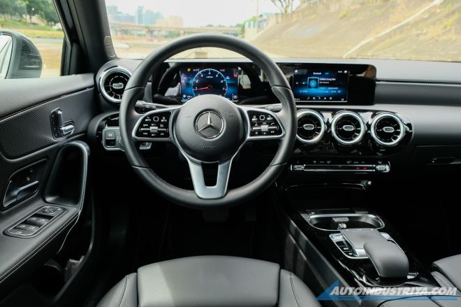 2019 Mercedes-Benz A-Class A 180 Progressive image