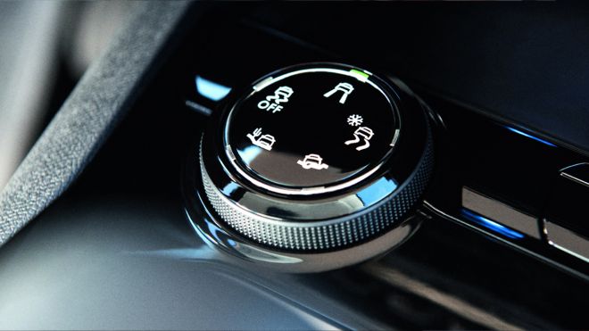 Peugeot sinks its claws into PH with 3008 Active Petrol image