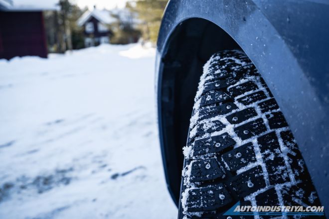 Six Tips for Driving on Snow and Cold Climate image