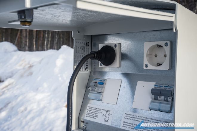 Six Tips for Driving on Snow and Cold Climate image