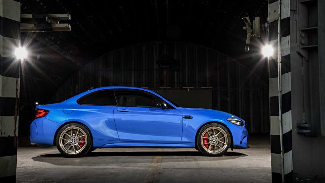 Most powerful BMW M2 CS still has a manual transmission image