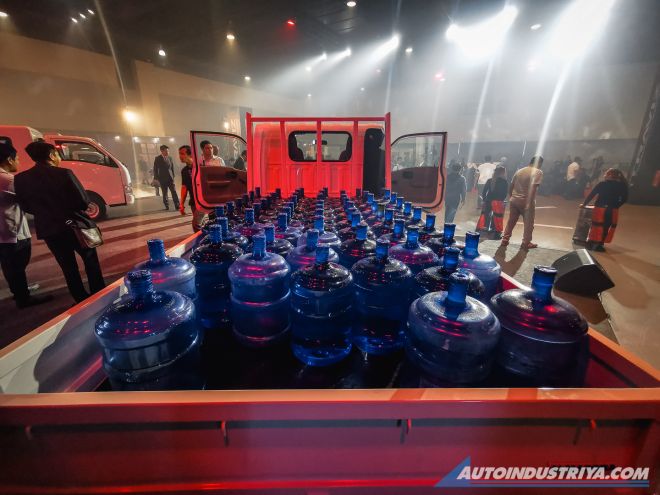 These are the many different versions of the 2020 Isuzu Traviz image