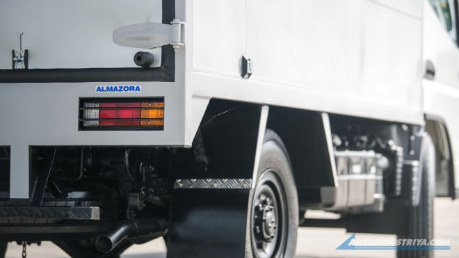 Fuso Canter FE image