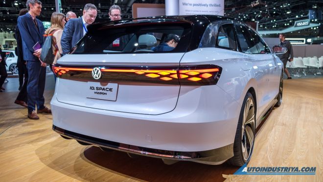 VW wants EV wagons to be a thing with ID. Space Vizzion image
