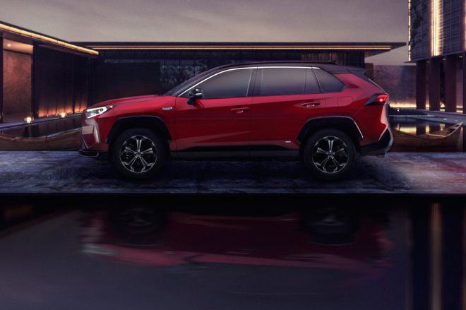Plug-in Hybrid Toyota RAV4 Prime packs 302 horsepower image