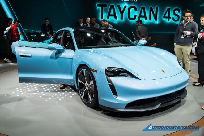 2020 Porsche Taycan 4S world premiere image