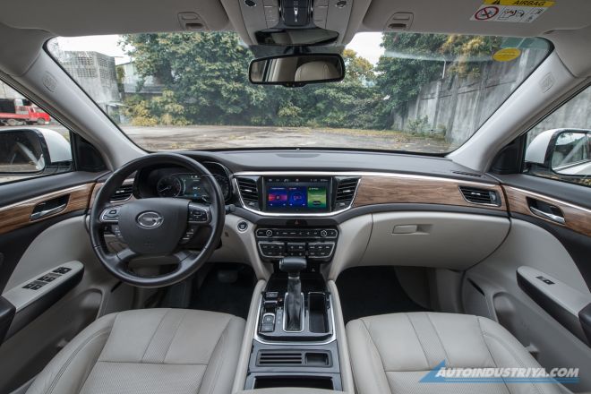GS8 2WD image