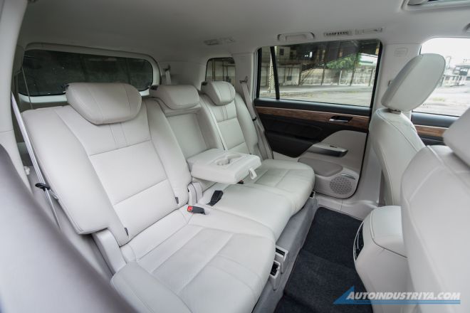 GS8 2WD image