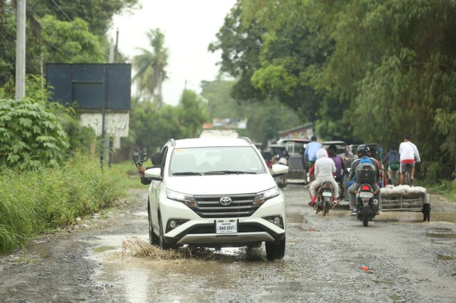 Toyota drives around the Philippines in order to build better cars image