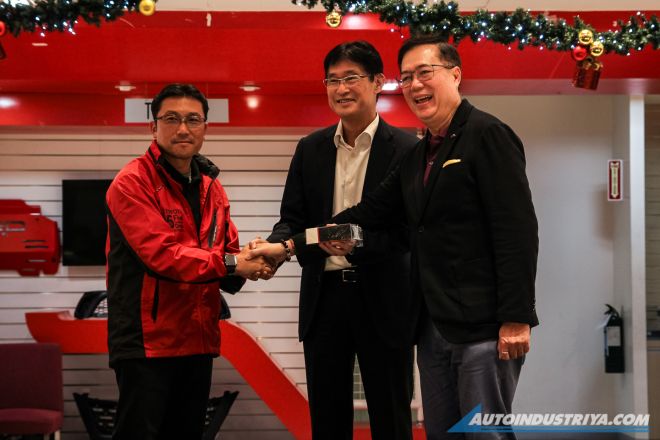 Toyota drives around the Philippines in order to build better cars image