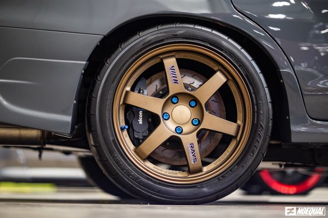 We want to drive this 2JZ-powered Toyota Innova image