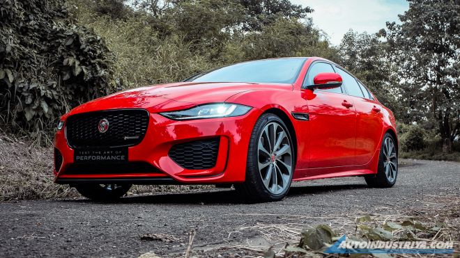 2020 Jaguar XE R-Dynamic image