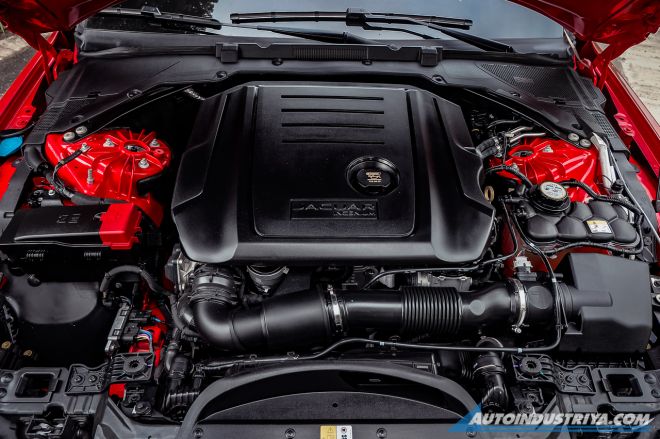 2020 Jaguar XE R-Dynamic image