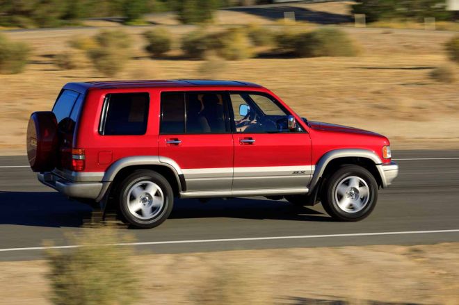 This Isuzu Trooper has more power than a Civic Type R image