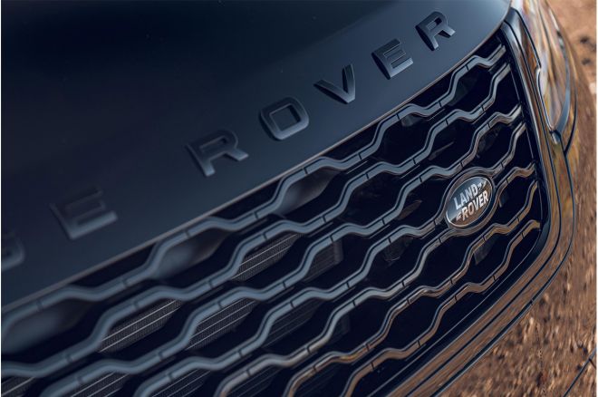 This Range Rover Velar trades chrome for an all-black look image
