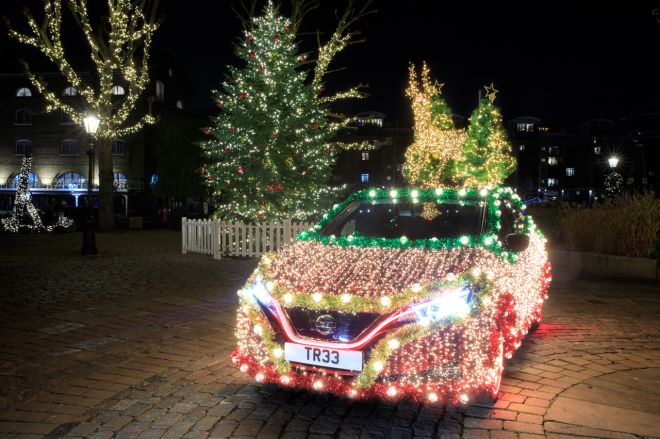 Nissan turns the Leaf into a Christmas tree on wheels image