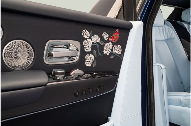 This Rolls-Royce Phantom has a rose garden interior image