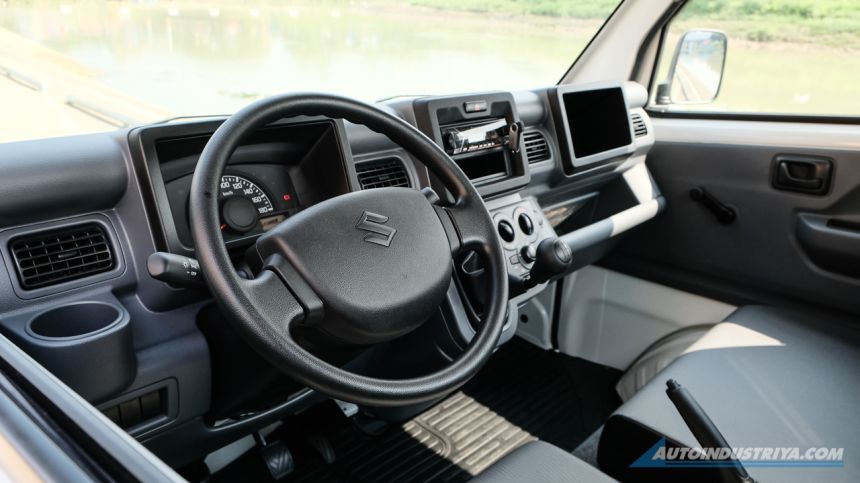 Spec Check: 2022 Toyota Lite Ace Pick-up vs. Suzuki Carry Truck image