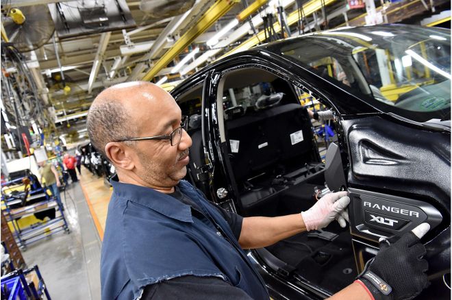 Ford to debut all-new F-150, EV and hybrid versions in 2020 image