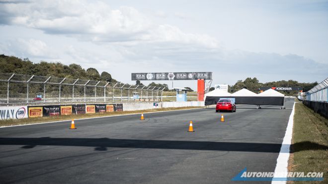 We experience how Toyota Safety Sense works, and it is brilliant image