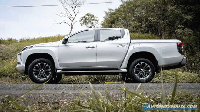 2020 Mitsubishi Strada image