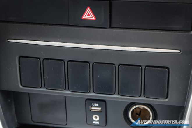 2020 Mitsubishi Strada image