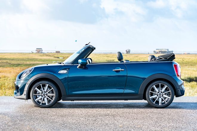 This Mini Convertible looks good even with the top up image