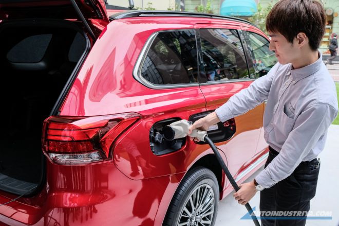 Mitsubishi launches Outlander plug-in hybrid for almost PhP 3M image