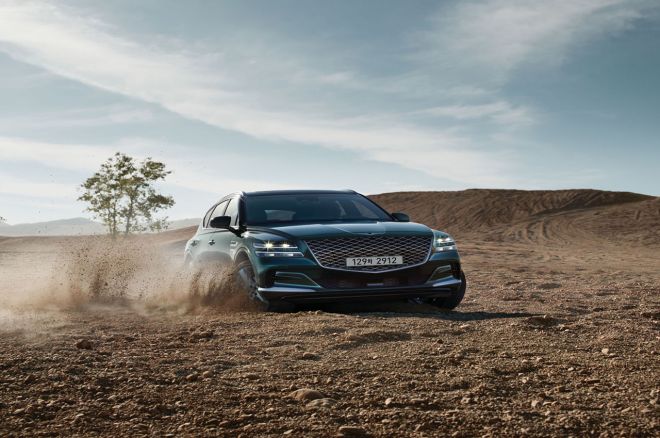 2020 Genesis GV80 takes aim at the Lexus RX, BMW X5 image