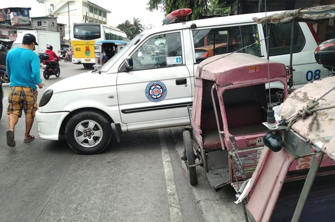 LTO terminates enforcers involved in bad parking image