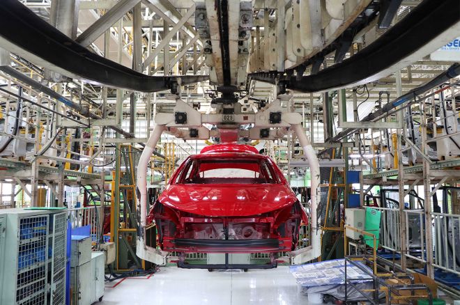 Toyota PH boss: 4-door sedans are here to stay image