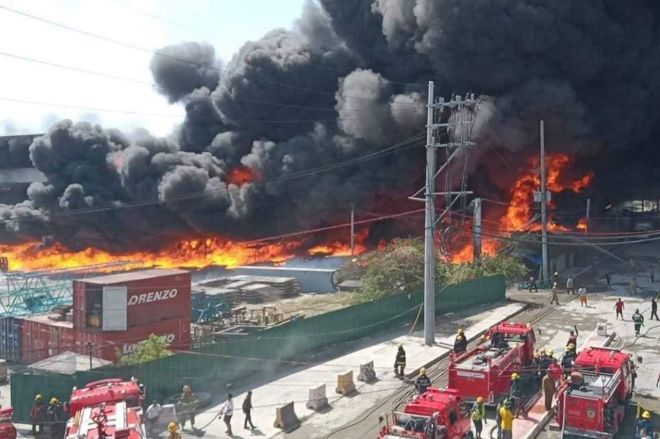 Section of Skyway Stage 3 collapsed due to Pandacan fire image