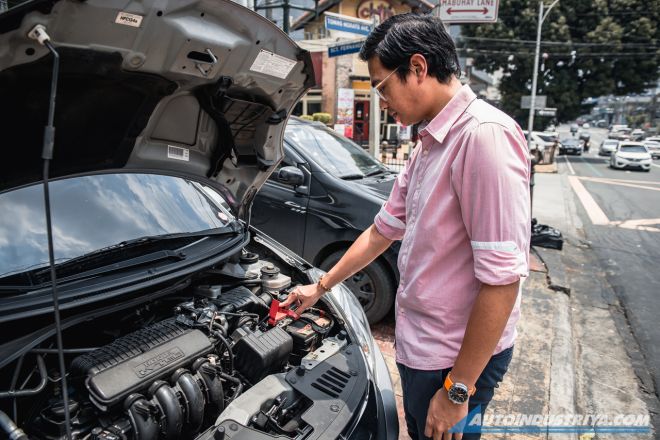 Jump starting your car the right way image