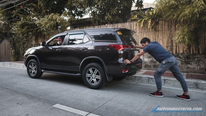 Jump starting your car the right way image