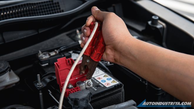 Jump starting your car the right way image