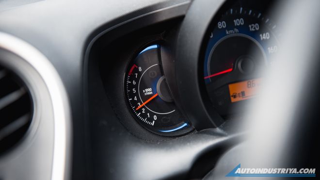 Jump starting your car the right way image