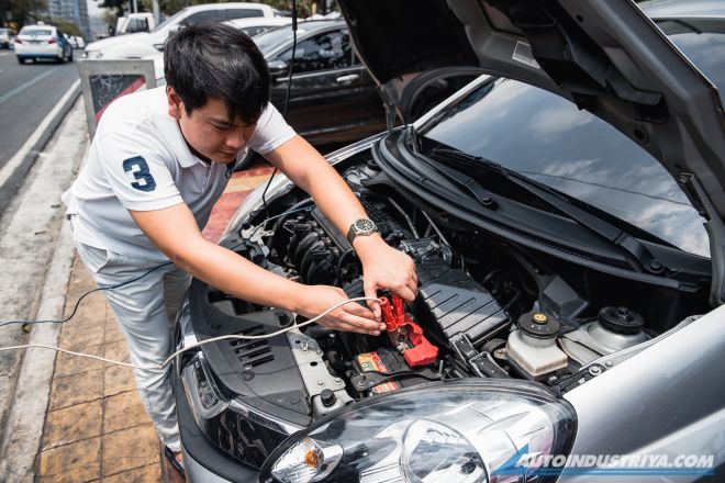 Jump starting your car the right way image