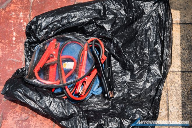 Jump starting your car the right way image