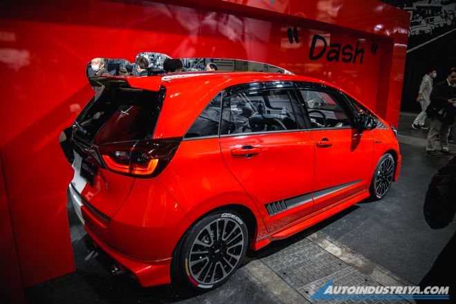 Mugen shows us two ways of modifying the new Honda Jazz image