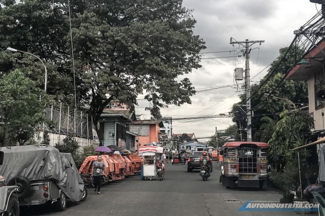 DILG gives barangays 75 days to clear roads of obstructions image