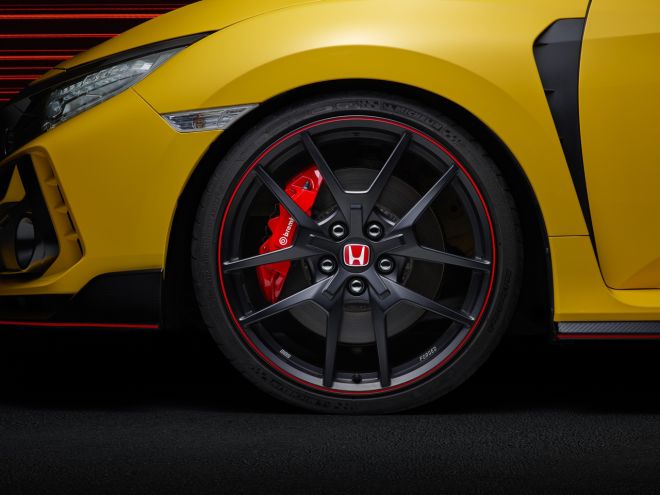 Honda brings back Phoenix Yellow for Civic Type R Limited Edition image