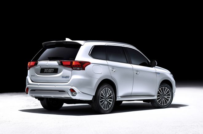 Mitsubishi launches Outlander plug-in hybrid for almost PhP 3M image