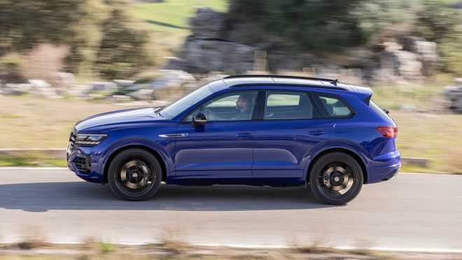 Volkswagen Touareg R is a 462 HP hybrid SUV image