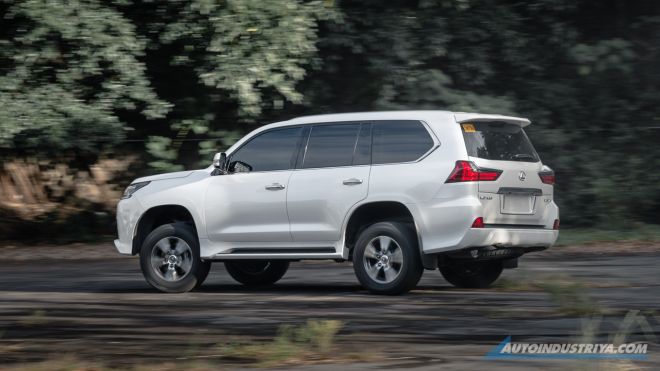 2019 Lexus LX570 image