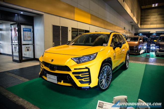 The Crazy Ridiculous Cars of Japan image