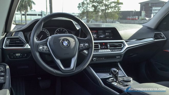 2020 BMW 320i image